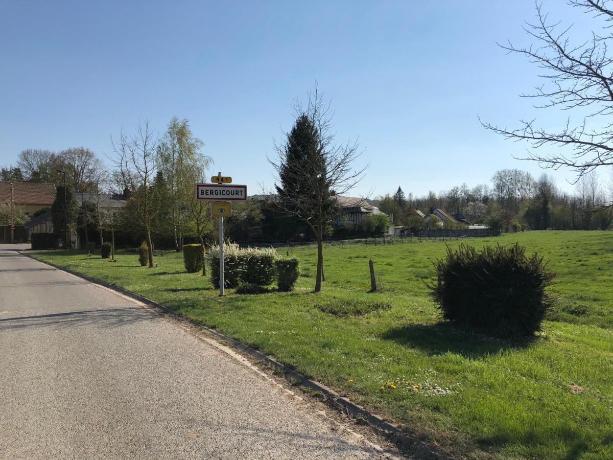 Le Gite De L Abreuvoir Bergicourt Exteriér fotografie